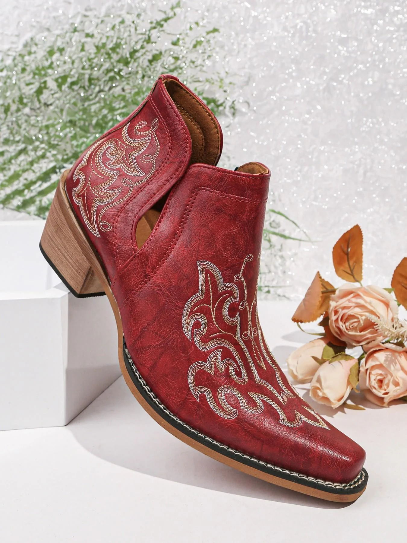 Women's Embroidered V-Cut Western Ankle Boots