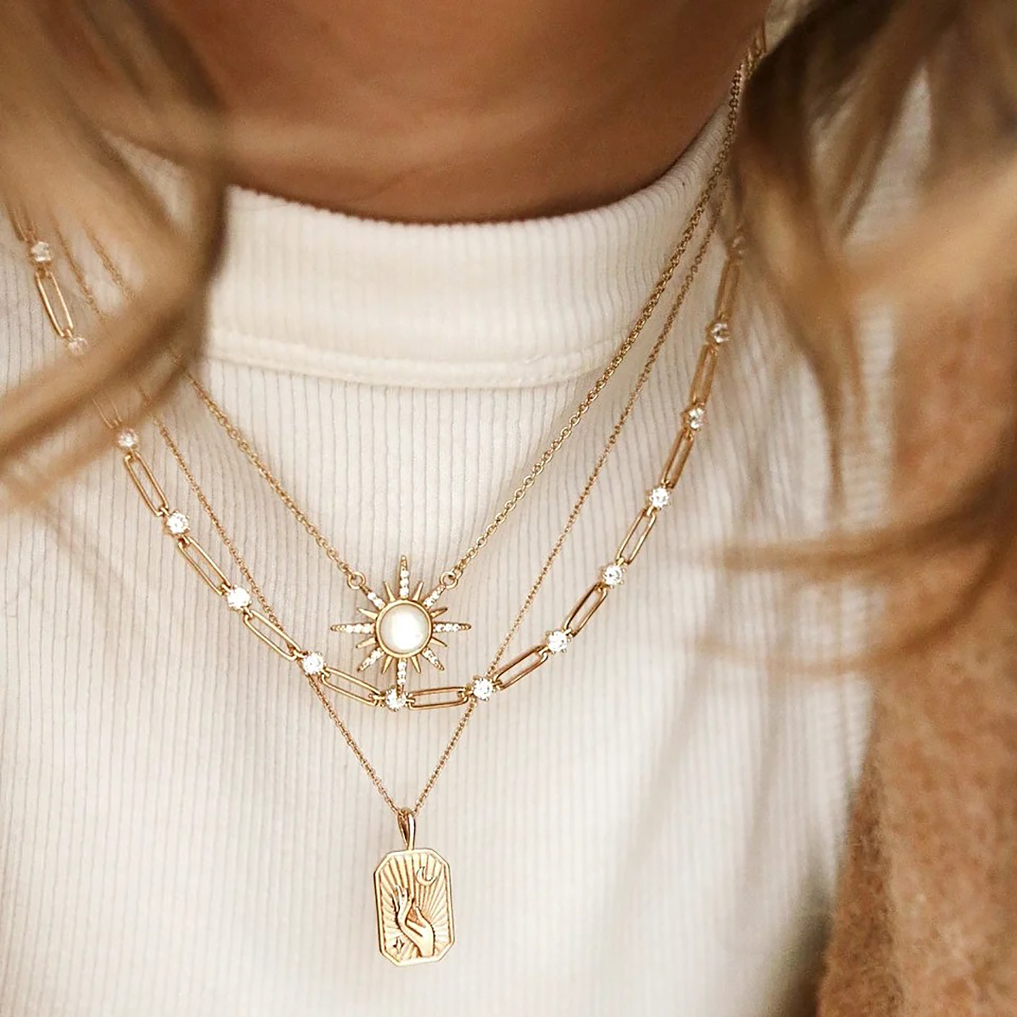 Émélia 18K Gold Paperclip Link Round Necklace