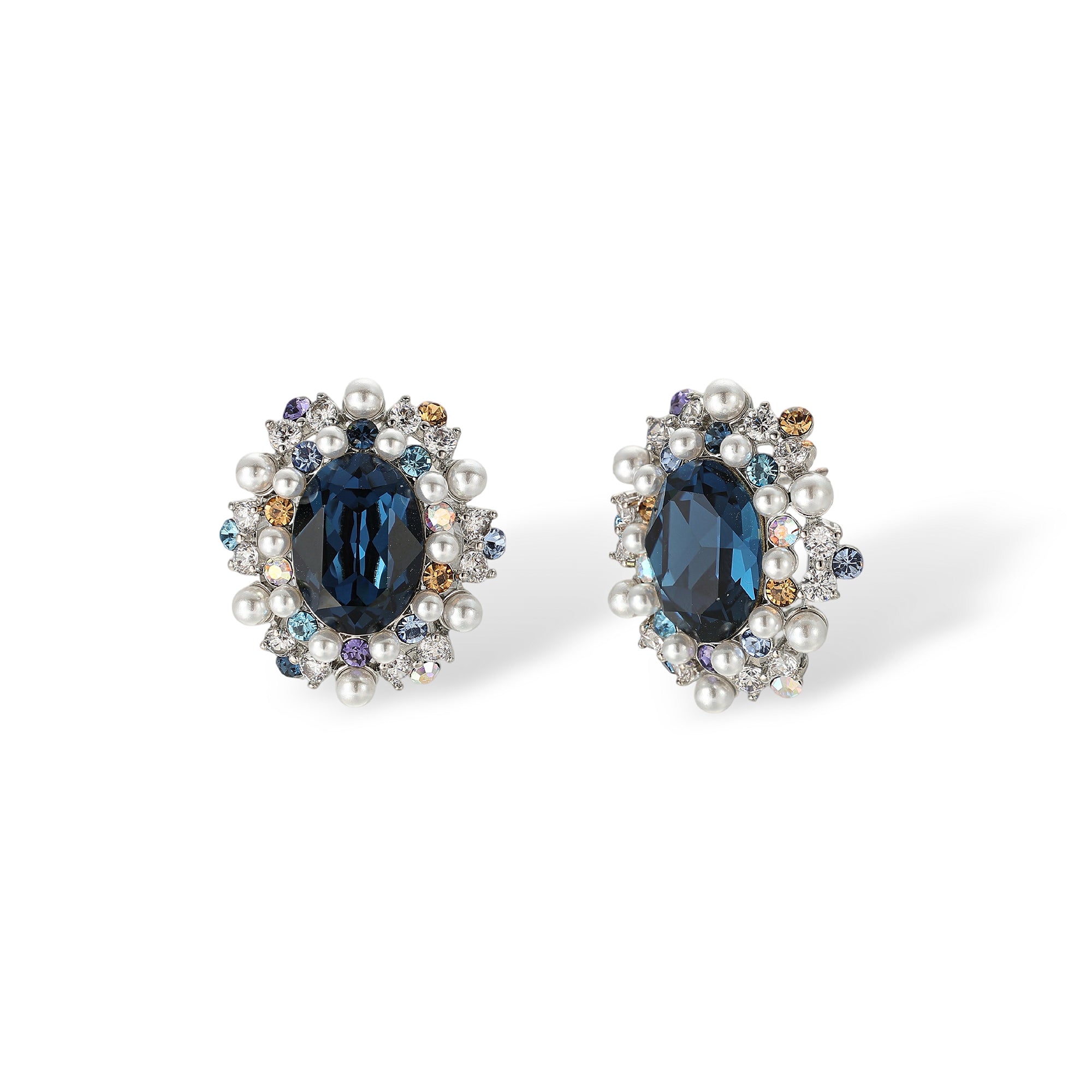 Aubépine Oval Pearl Stud Earrings