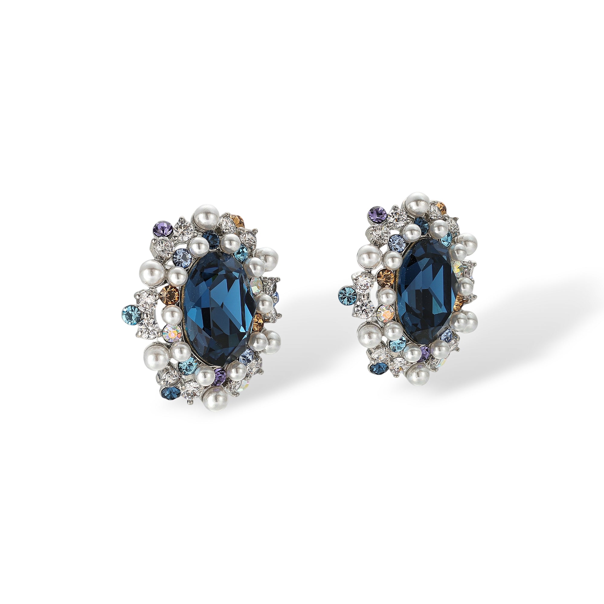 Aubépine Oval Pearl Stud Earrings
