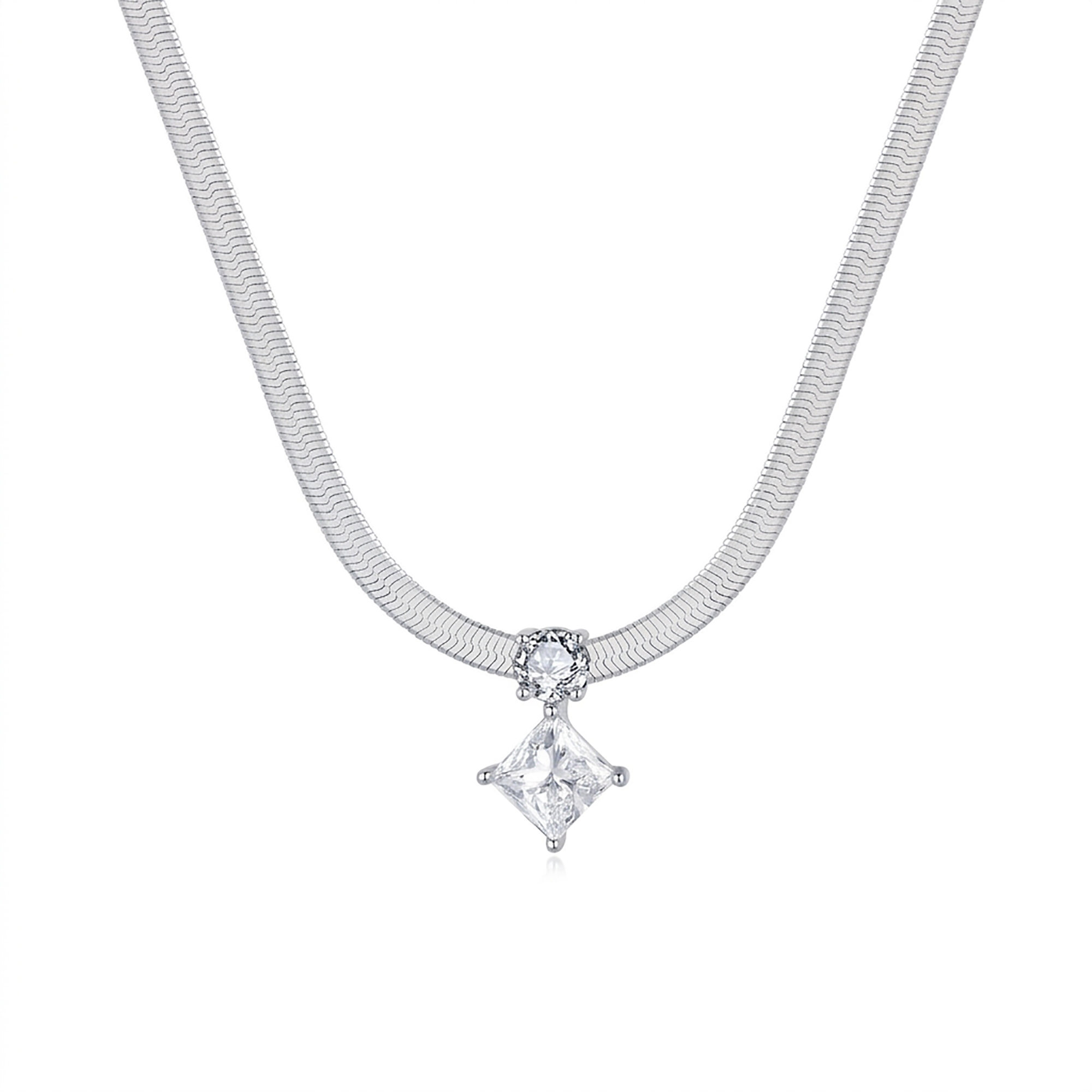 Bénigna 18K Gold Round Square Moissanite Necklace