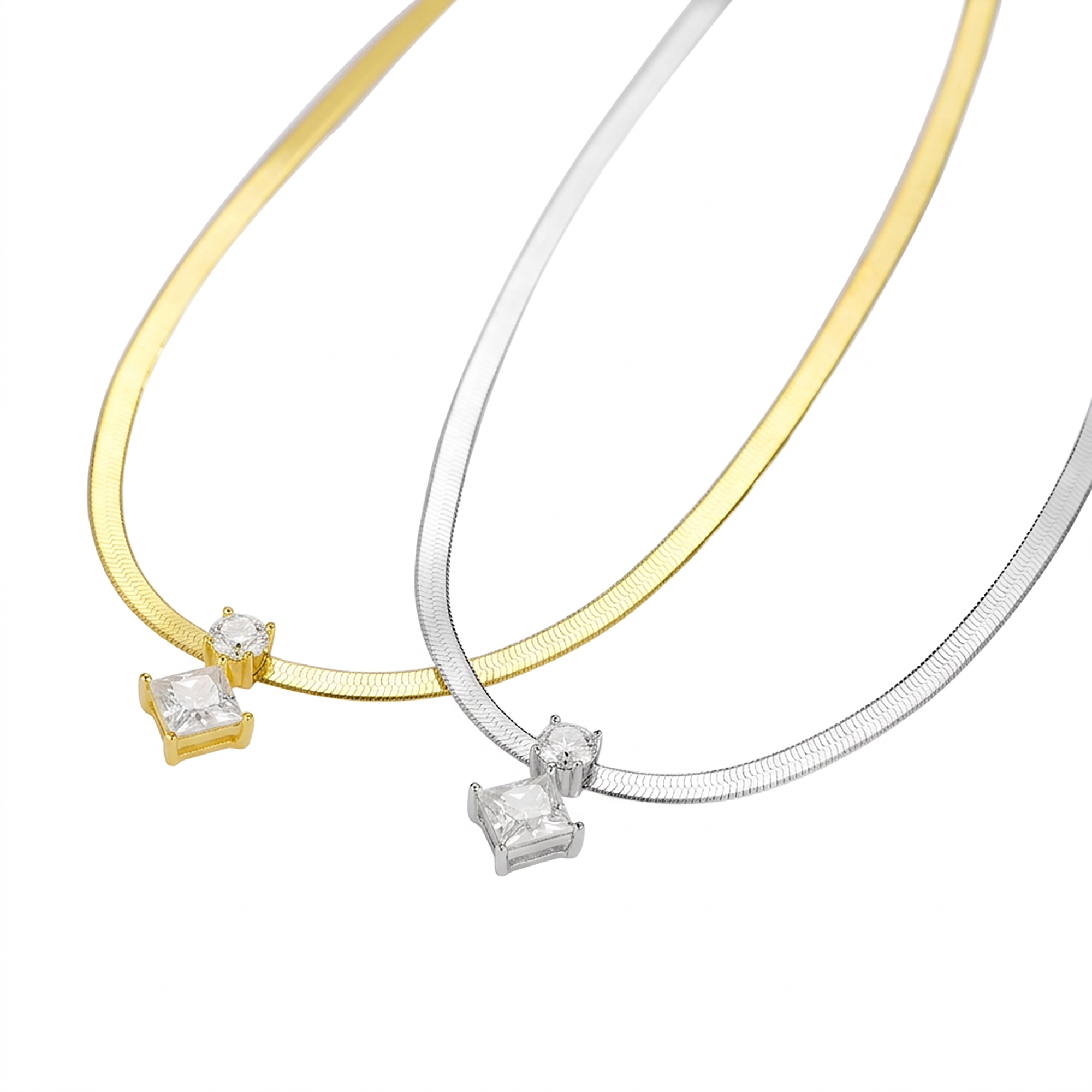 Bénigna 18K Gold Round Square Moissanite Necklace