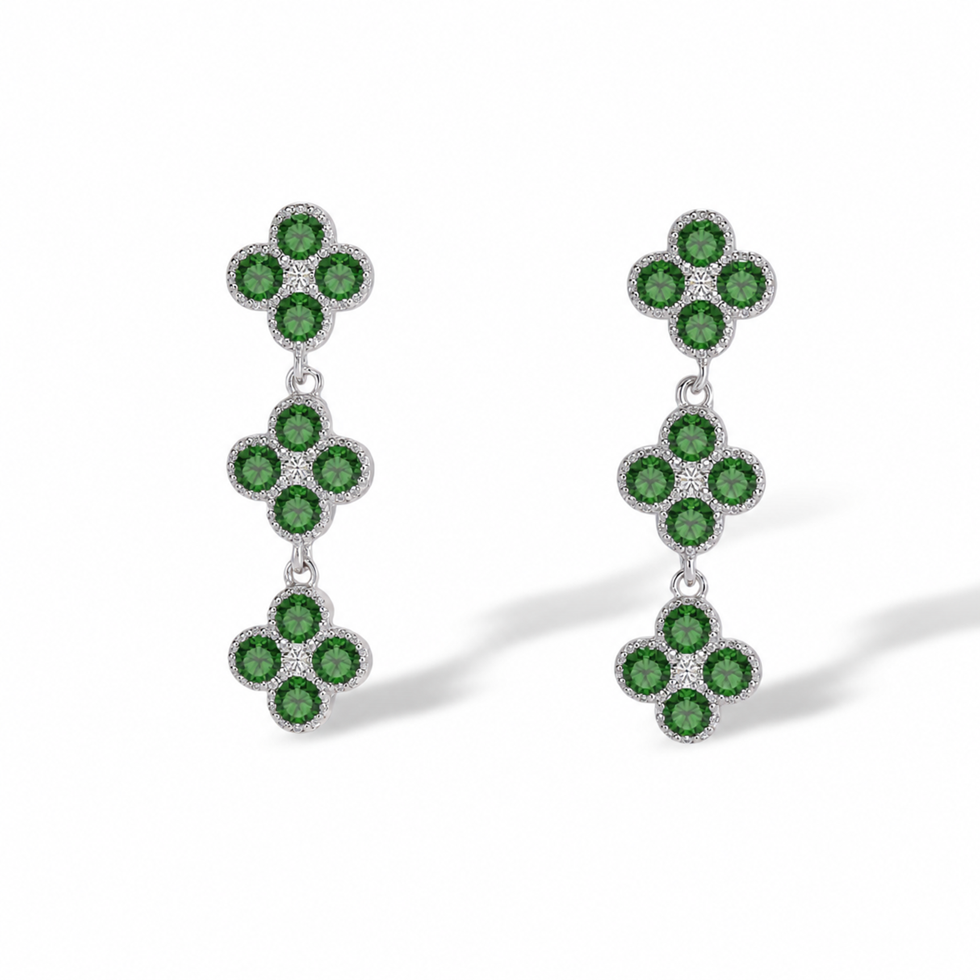 Bérinthe White Trèfle Drop Earrings