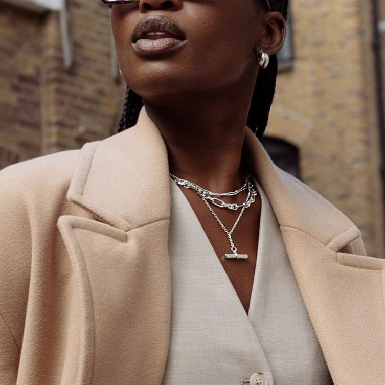 Mariannick 18K Gold T-Bar Necklace