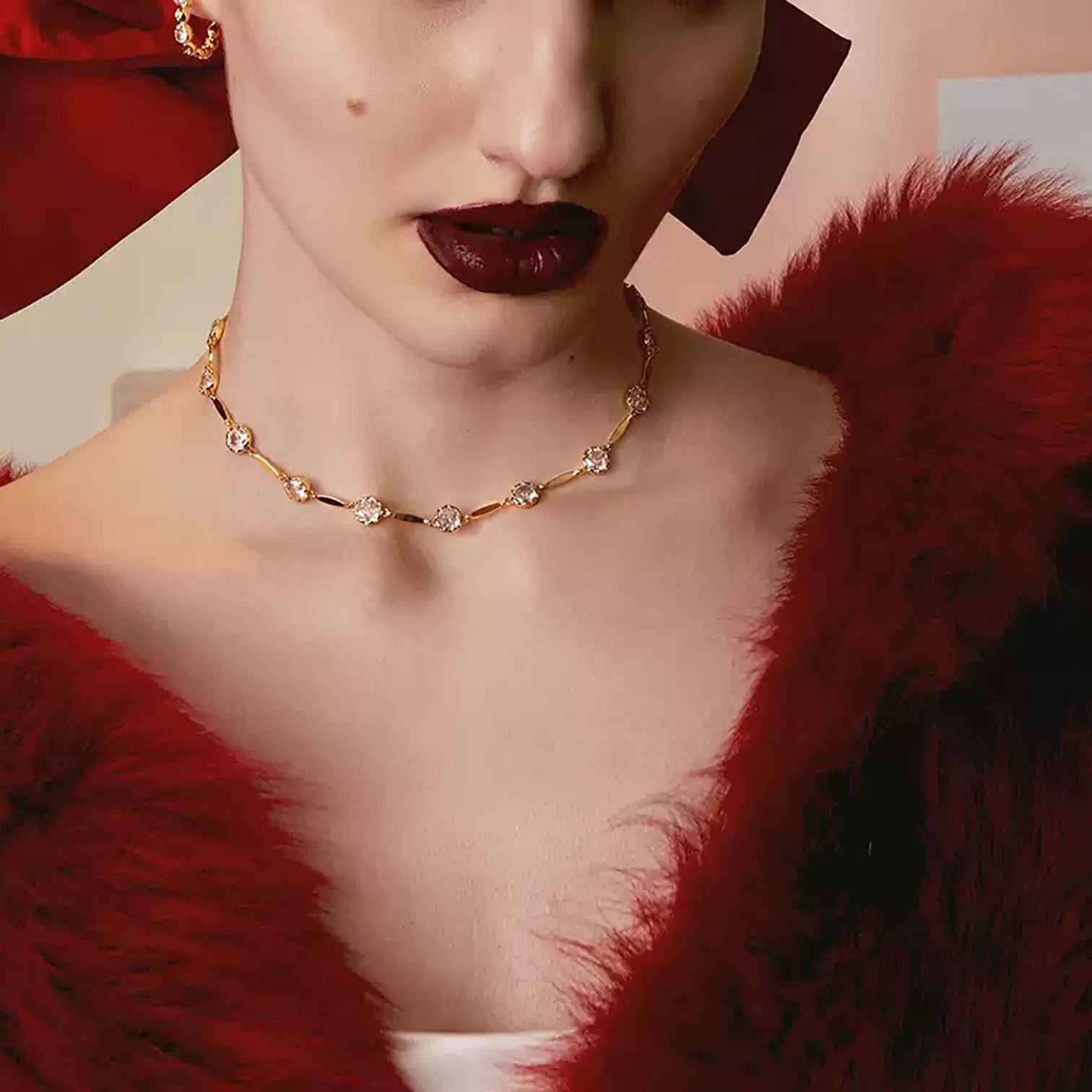 Aubertine 24K Gold Bezel Round Choker Necklace