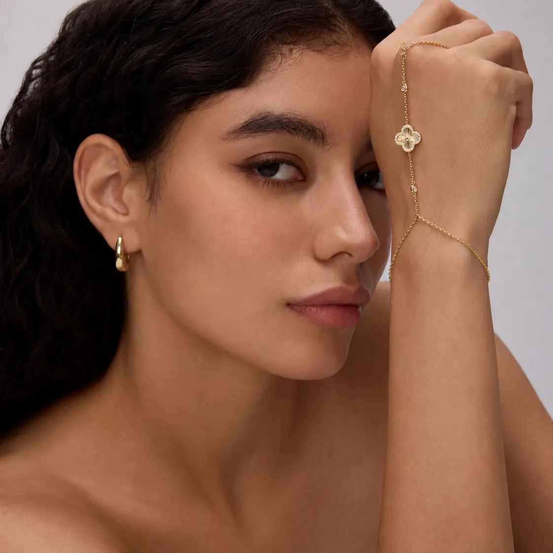 Gertrudine 18K Gold Trèfle Link Finger Bracelet
