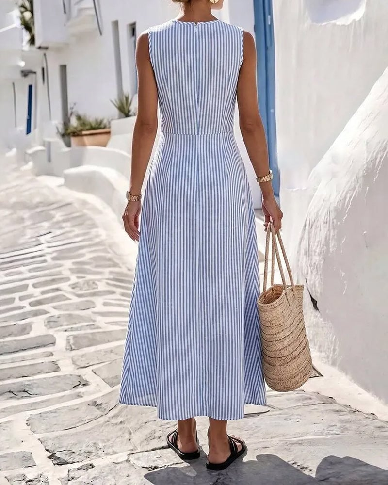 Elegant striped maxi dress with a twist waist – Airy & form-fitting