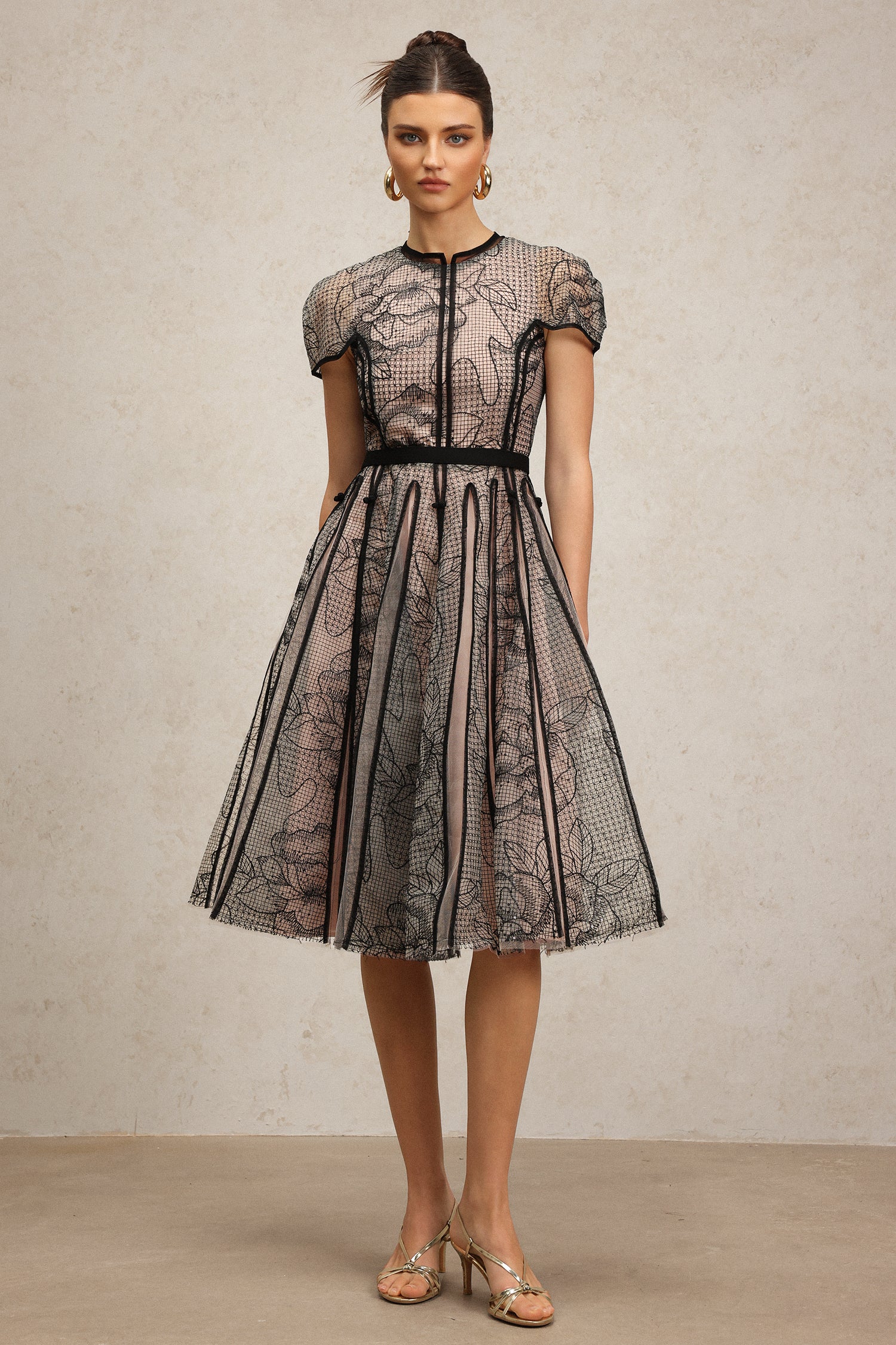 Lisiya Short Sleeves Jacquard Midi Dress