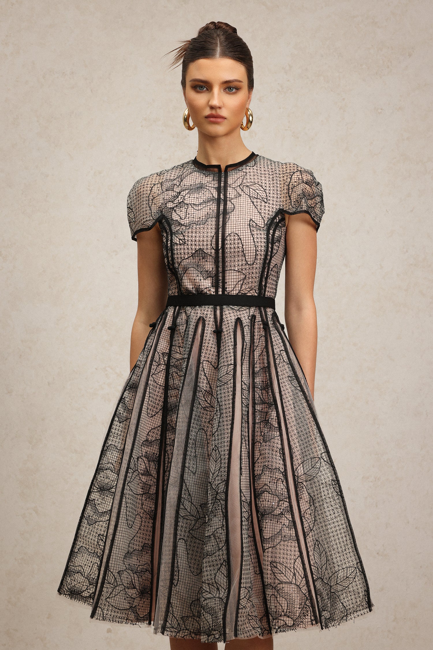 Lisiya Short Sleeves Jacquard Midi Dress