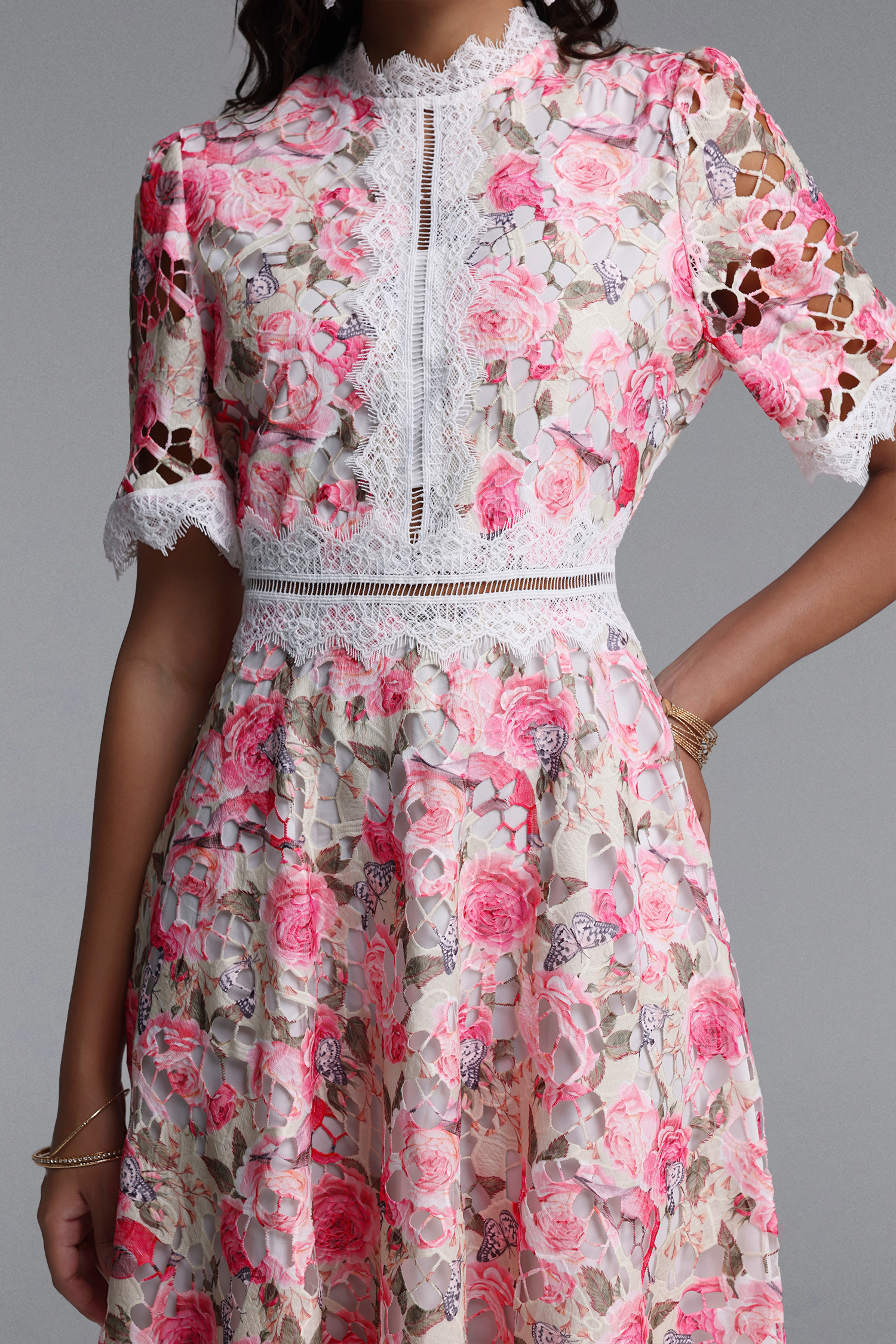 Perly Classic Cinched Short Sleeve Floral Print Lace Midi Dress