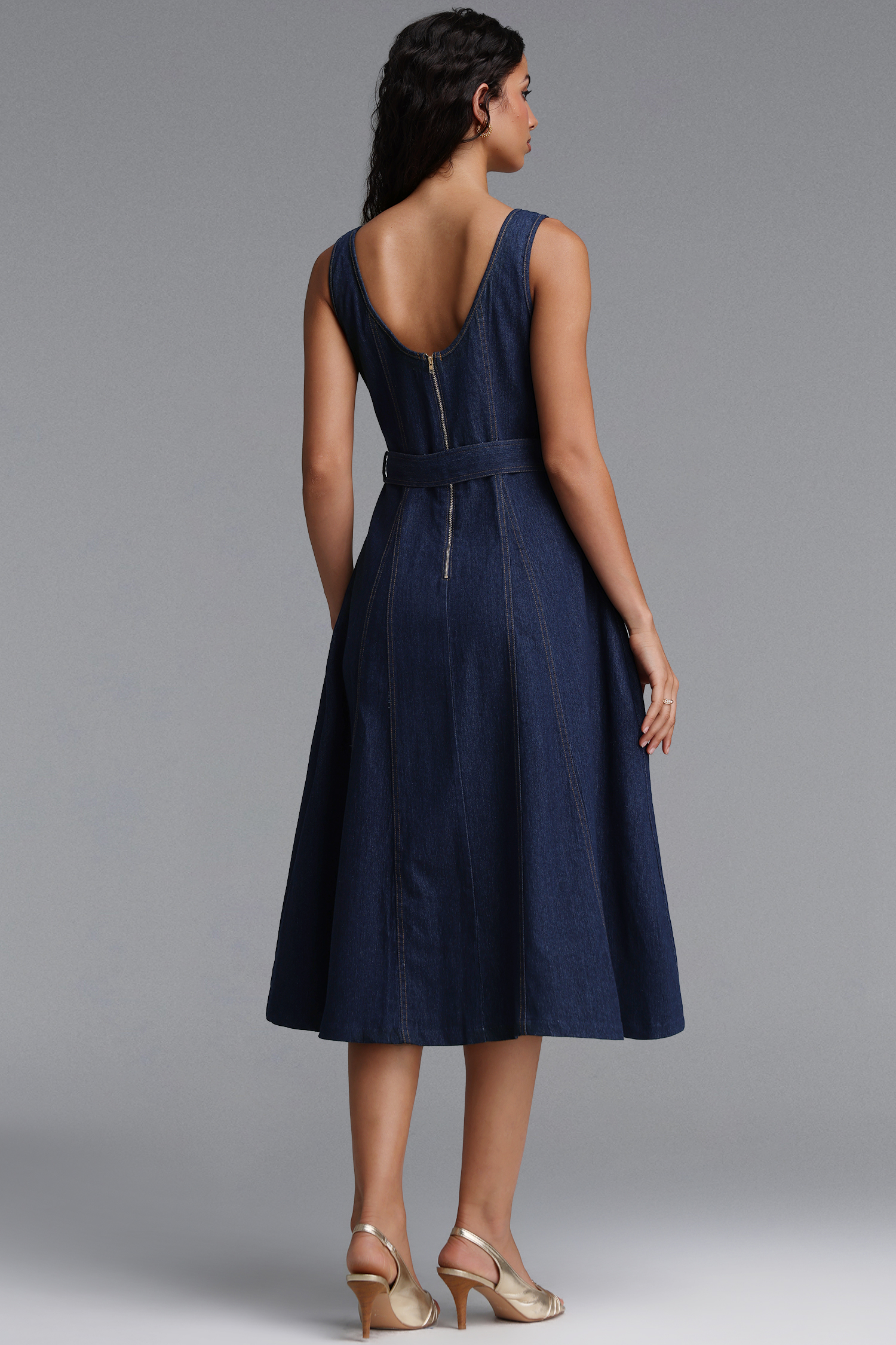 Pora Chic Tailored Sleeveless Denim Midi Dress