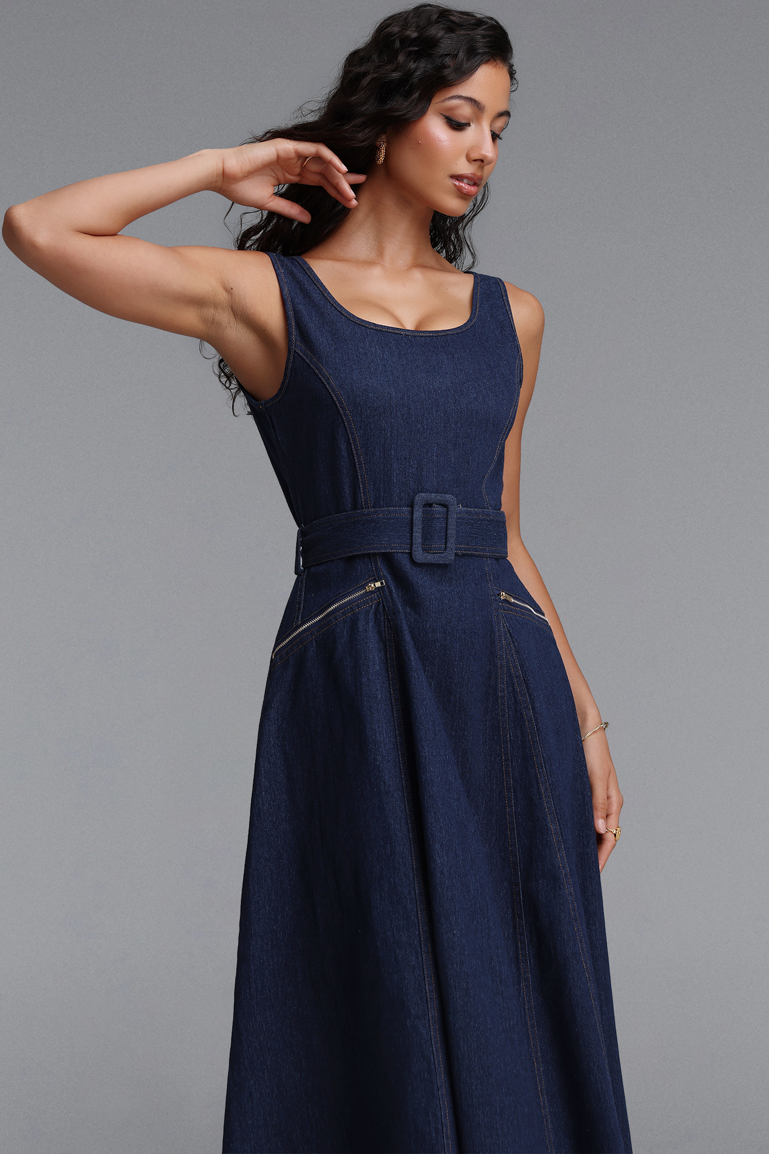 Pora Chic Tailored Sleeveless Denim Midi Dress