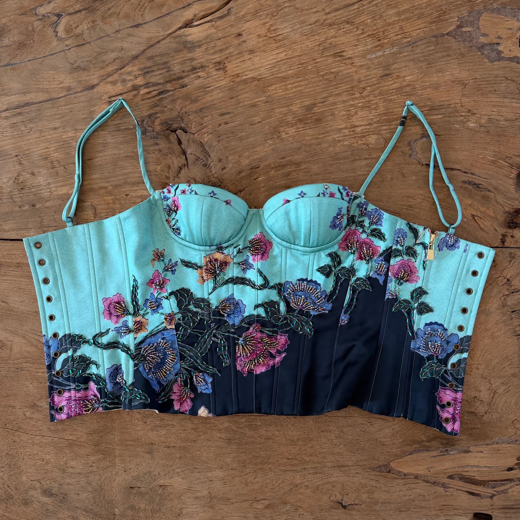 Embroidered Modern-Vintage Short Skirt Set 