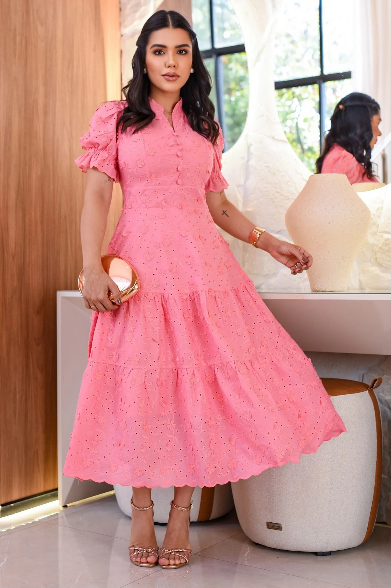 Vestido luxo laise 3D gola padre Rosa Goiaba