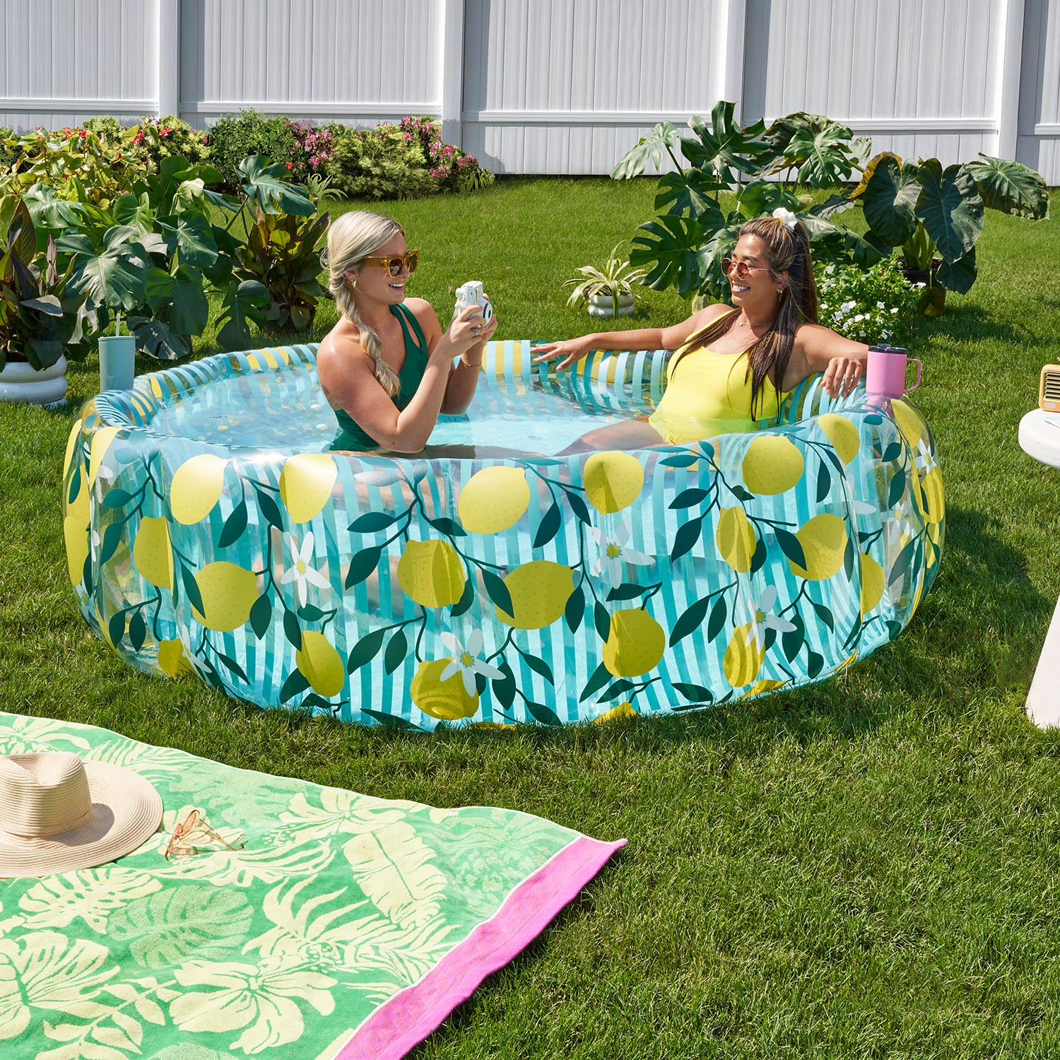 Splashtopia© PoolSofa