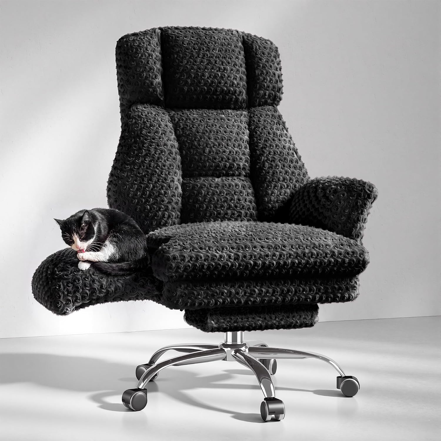 Big and Tall Office Chair, Flip Armrests for Pets & Cross Legged Sitting