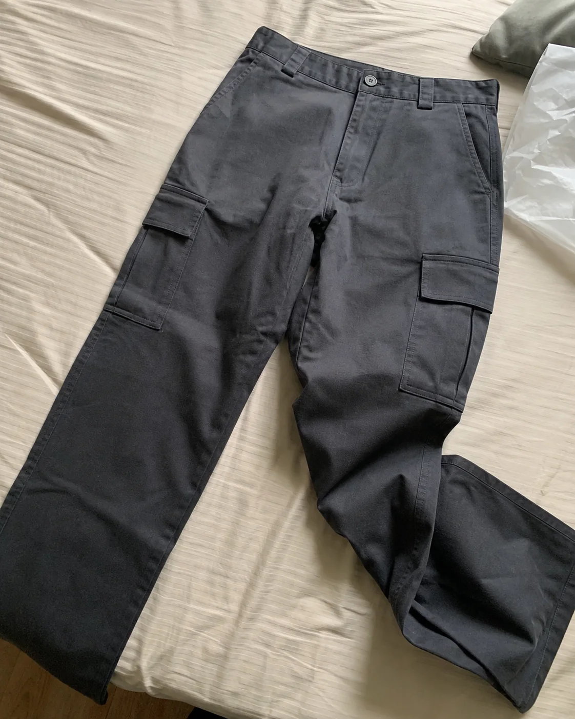 Everyday style reference featuring mechanical-stretch cargo work pants