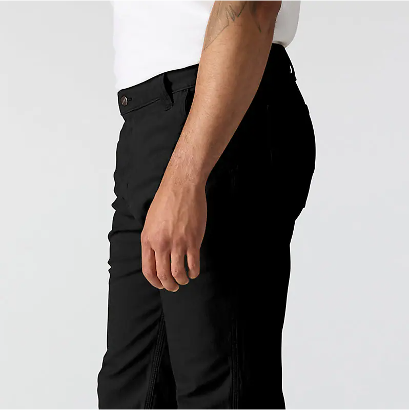 Relaxed seat and thigh fit from the side