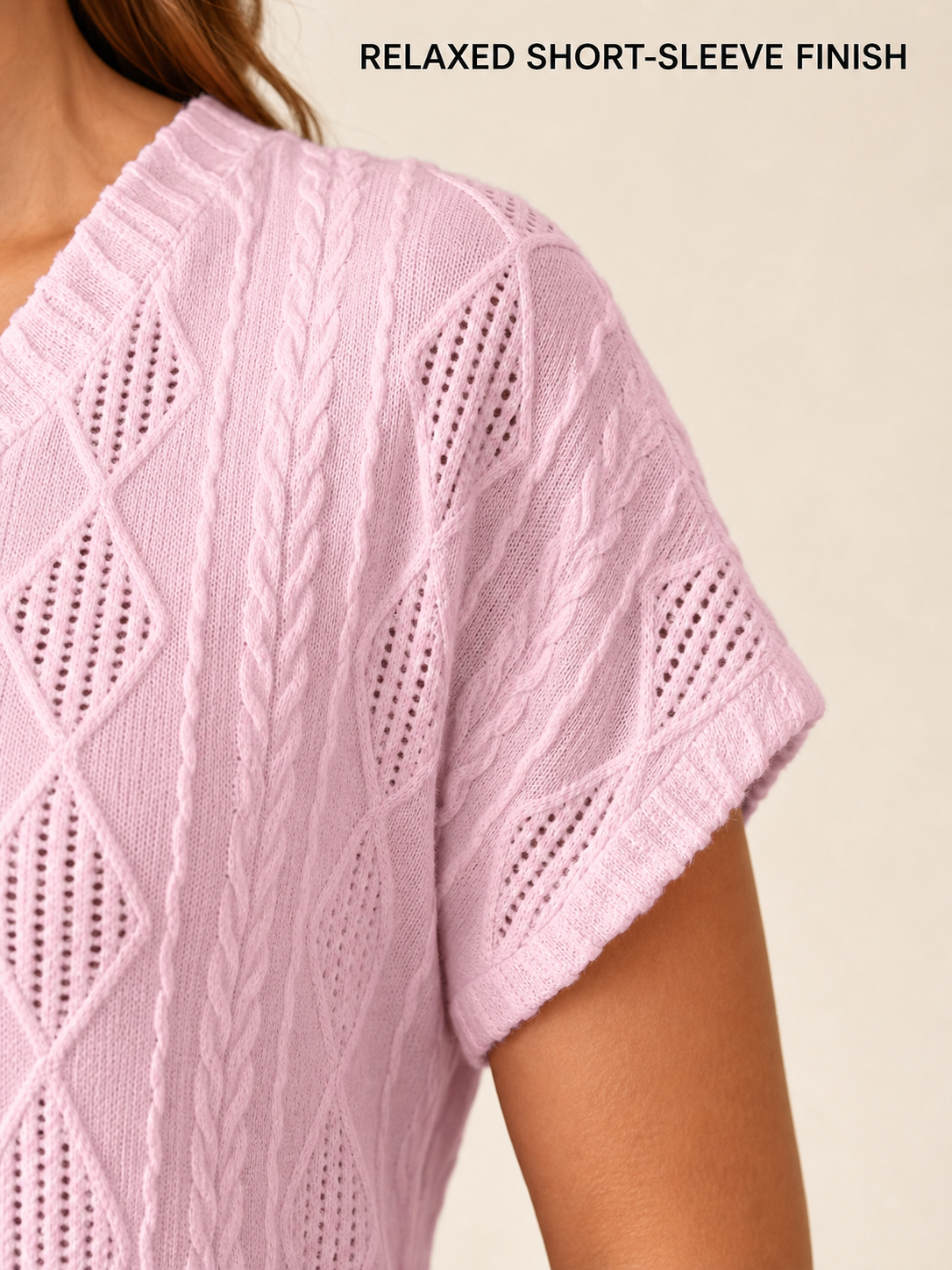 Relaxed short sleeve and rippled hem finish