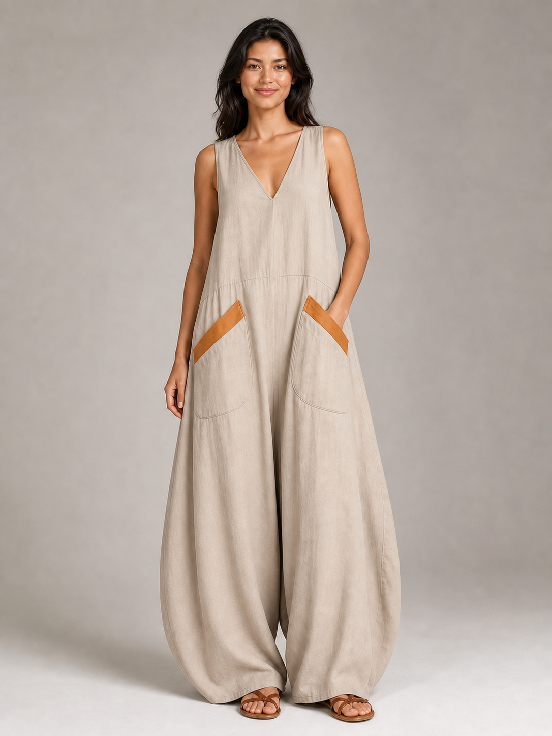 Women's contrast-pocket wide-leg jumpsuit in sand beige