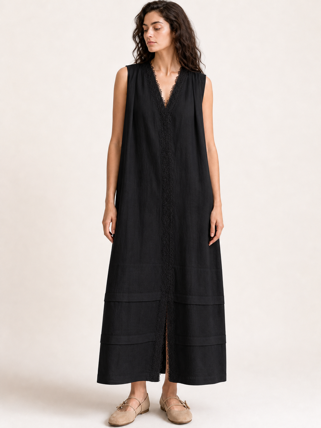 Women's lace-trim maxi dress in black