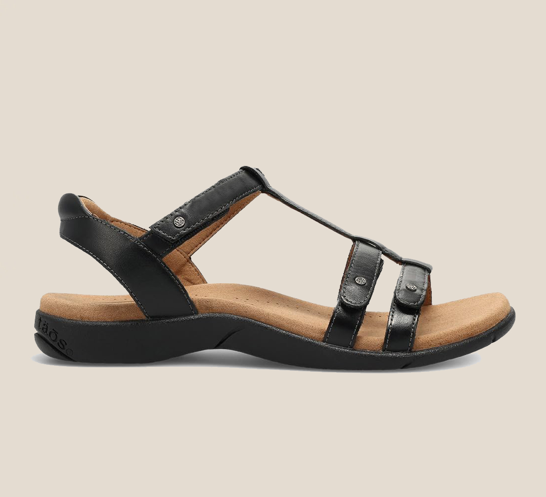 Sandalia negra vista lateral