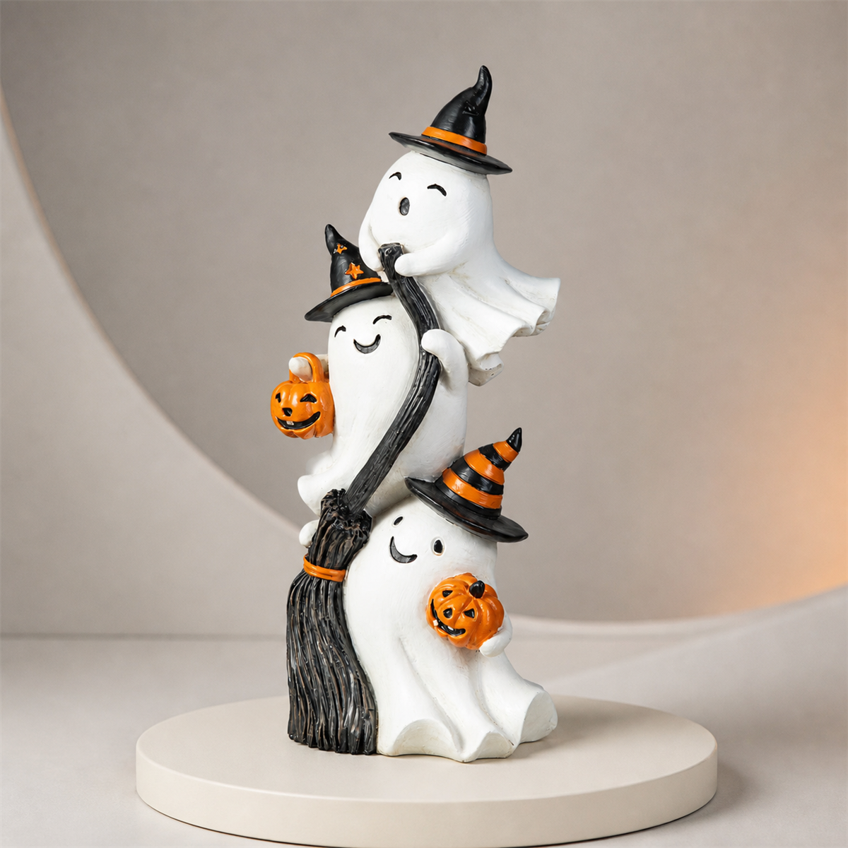 Spécial Halloween – décoration de table avec trois fantômes sorciers empilés, 33 cm