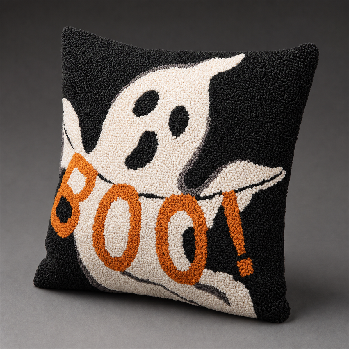 👻 Douceur d’Halloween | Coussin fantôme BOO de 35 cm
