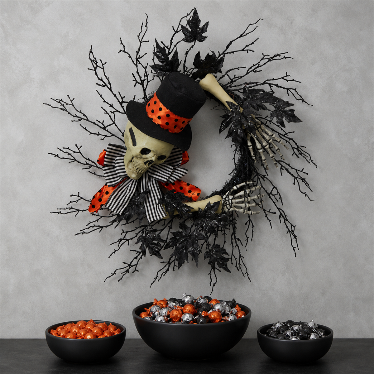 💀 Accueil macabre | Couronne décorative avec squelette élégant