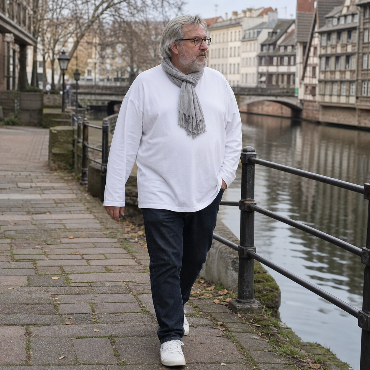 Homme en France portant l&rsquo;un des mod&egrave;les dans une sc&egrave;ne quotidienne, exemple 7