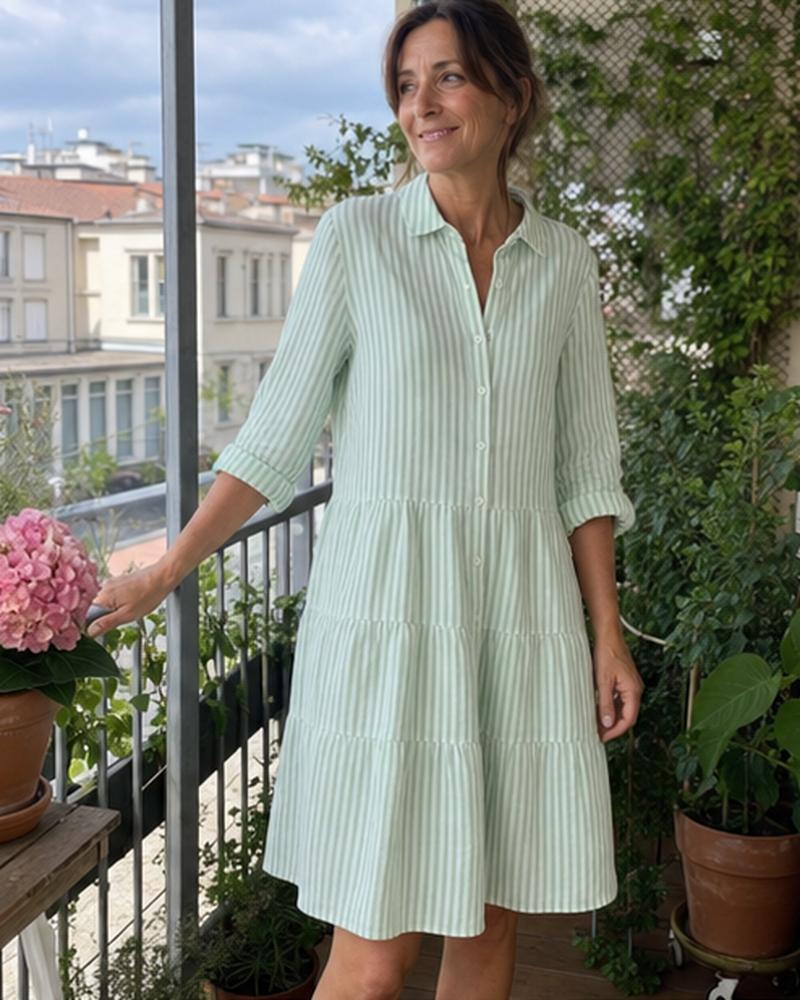 Robe-chemise rayée portée dans une scène quotidienne en France, association 5