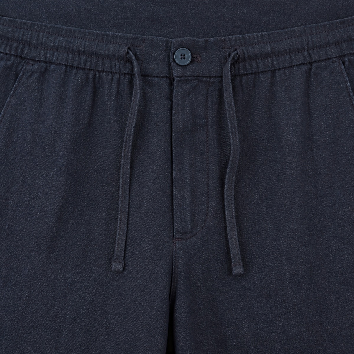 Détail de la taille et du cordon