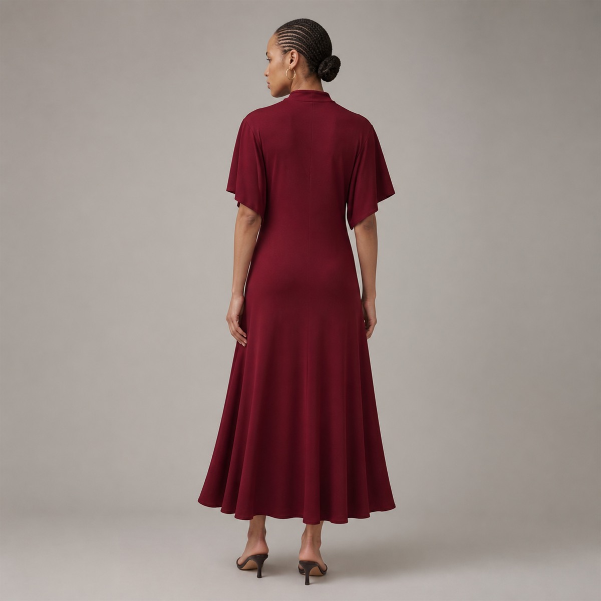 Manches courtes cloche de la robe