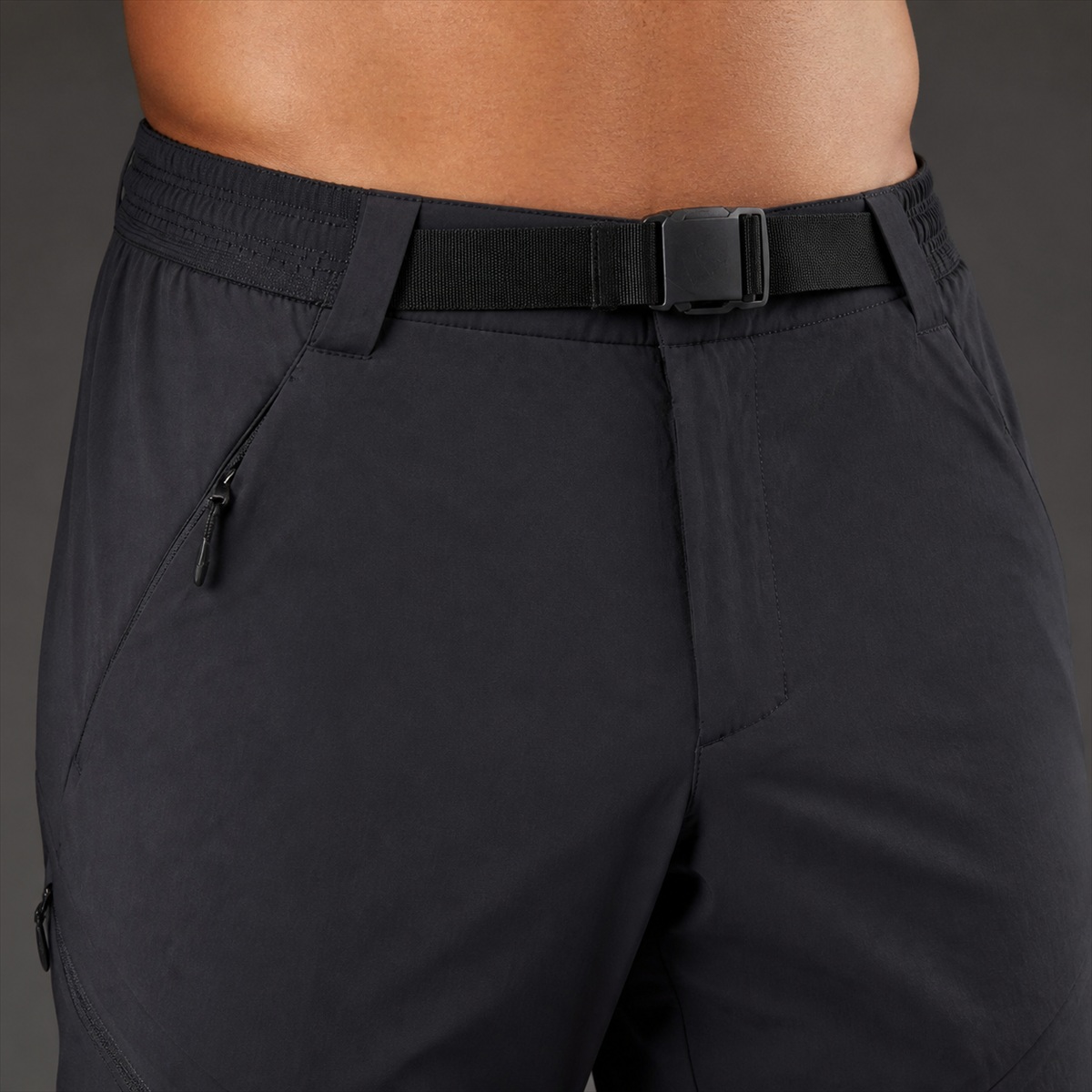 Détail de la ceinture intégrée et de la taille semi-élastiquée