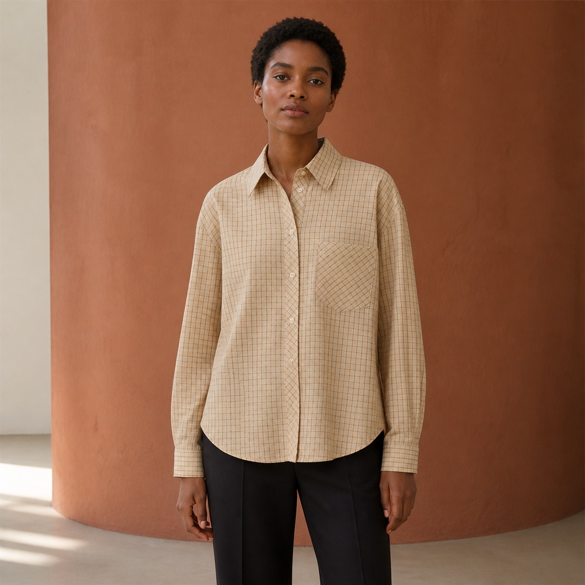 Chemise à carreaux portée de face