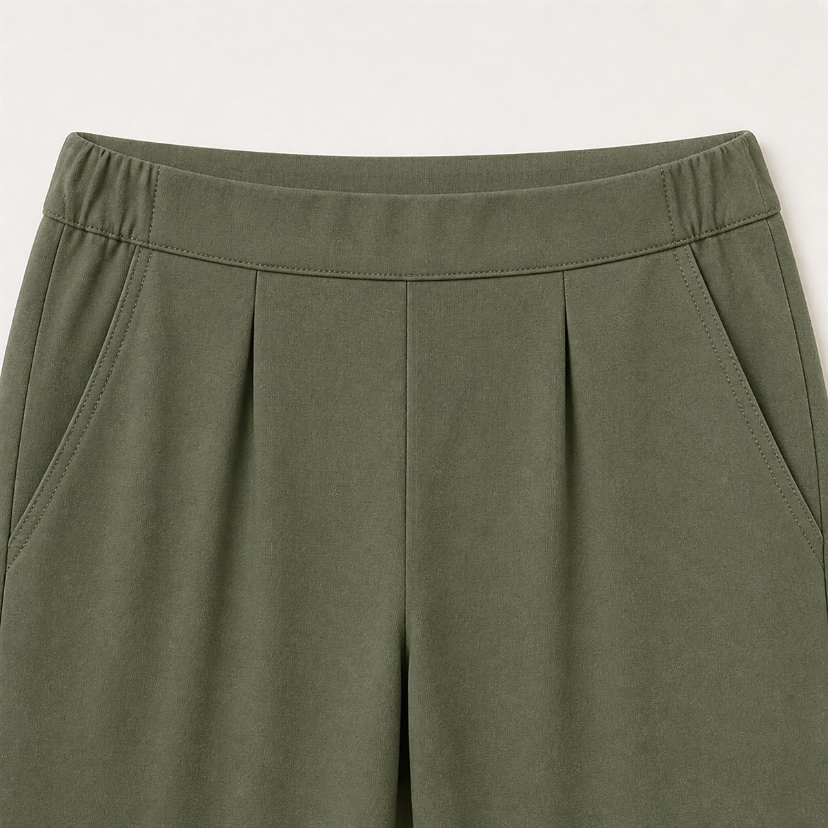 Détail de la taille et des poches du pantalon Barrel