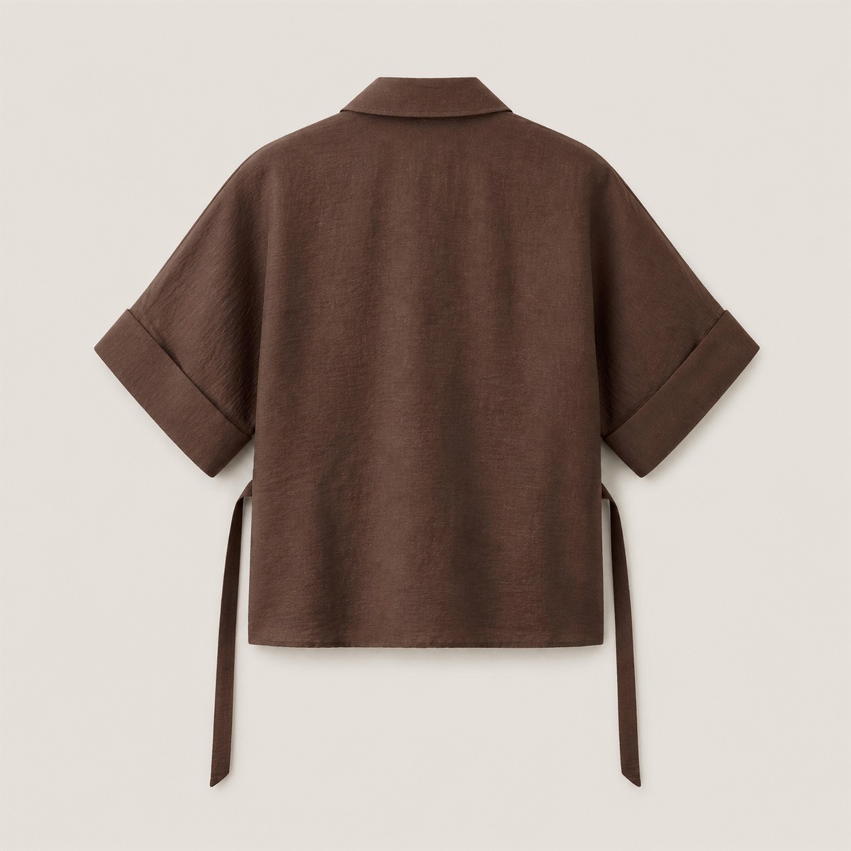 Blouse marron en lin mélangé avec ceinture — vue de dos