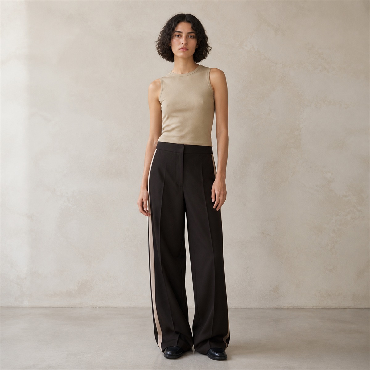 Pantalon wide leg chocolat porté - vue de face