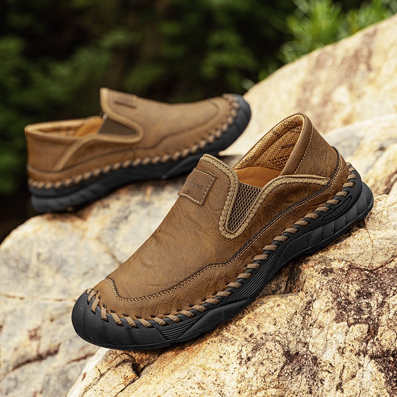 Mocassins homme marron en extérieur