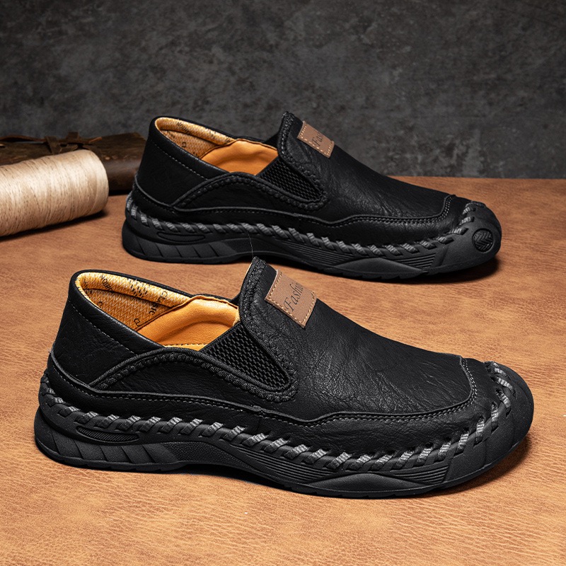 Mocassins homme noirs en présentation