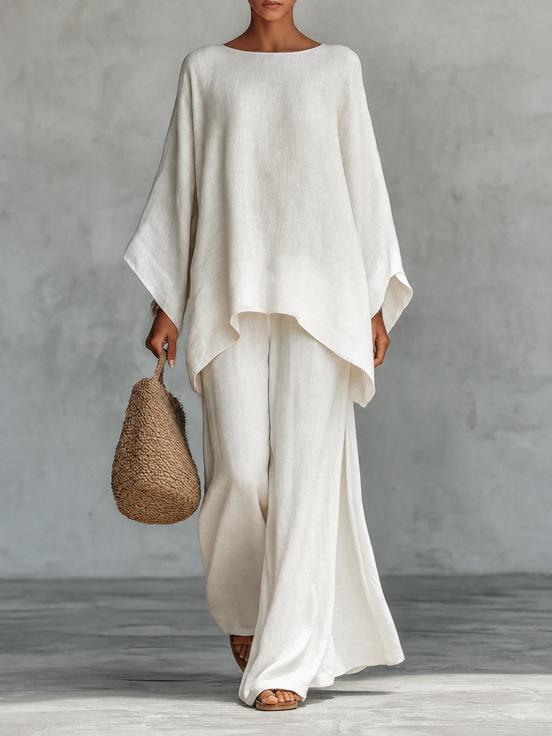 Ensemble femme blanc avec haut cape