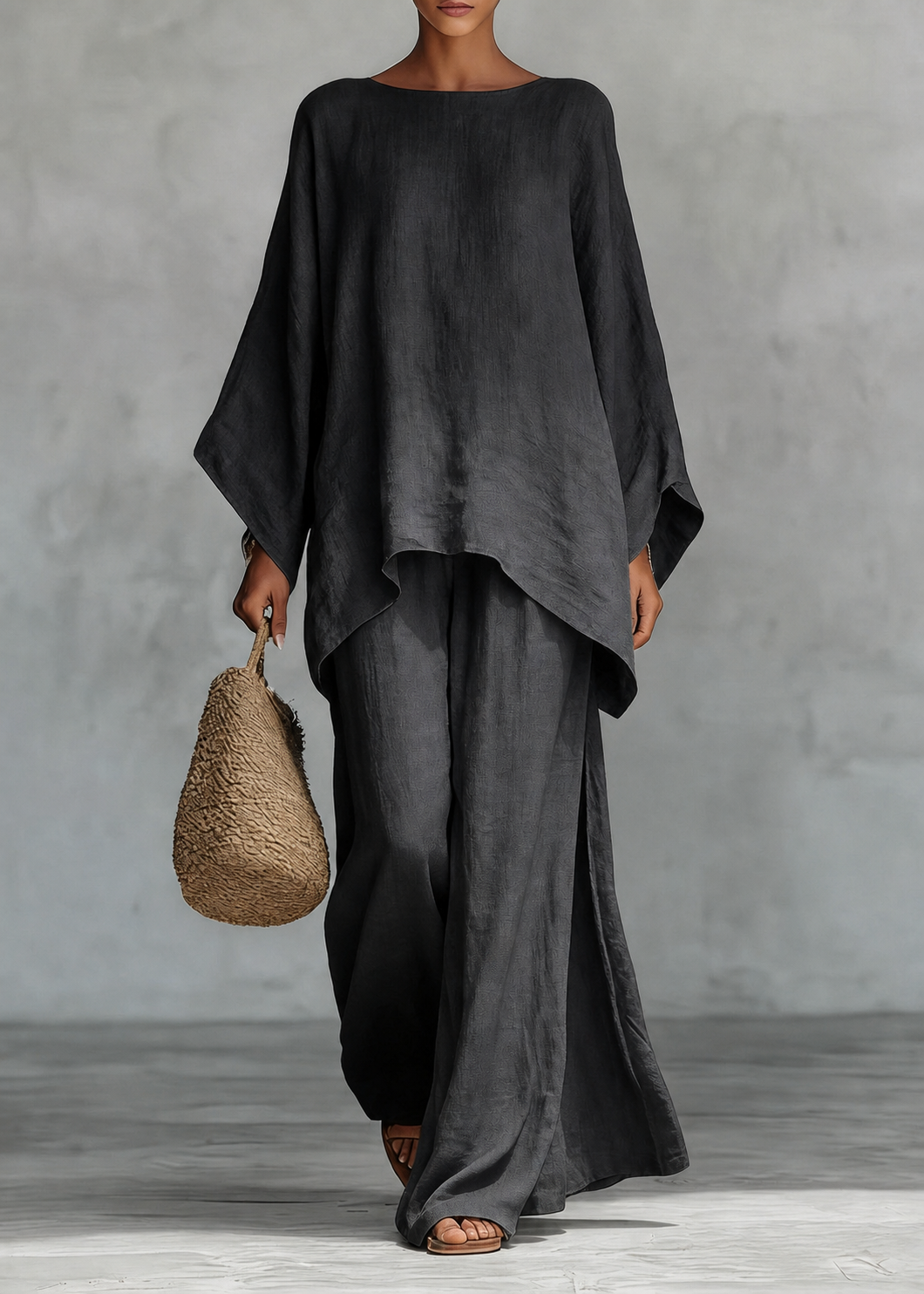 Ensemble femme noir avec haut cape