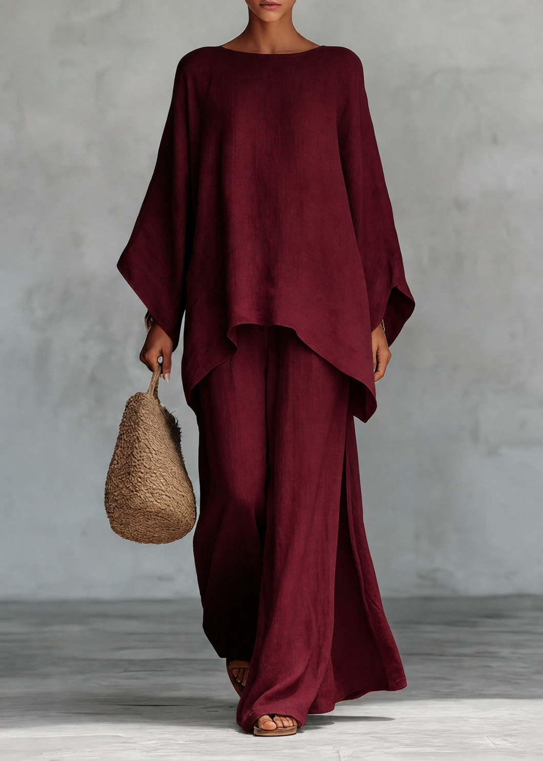 Ensemble femme bordeaux avec haut cape