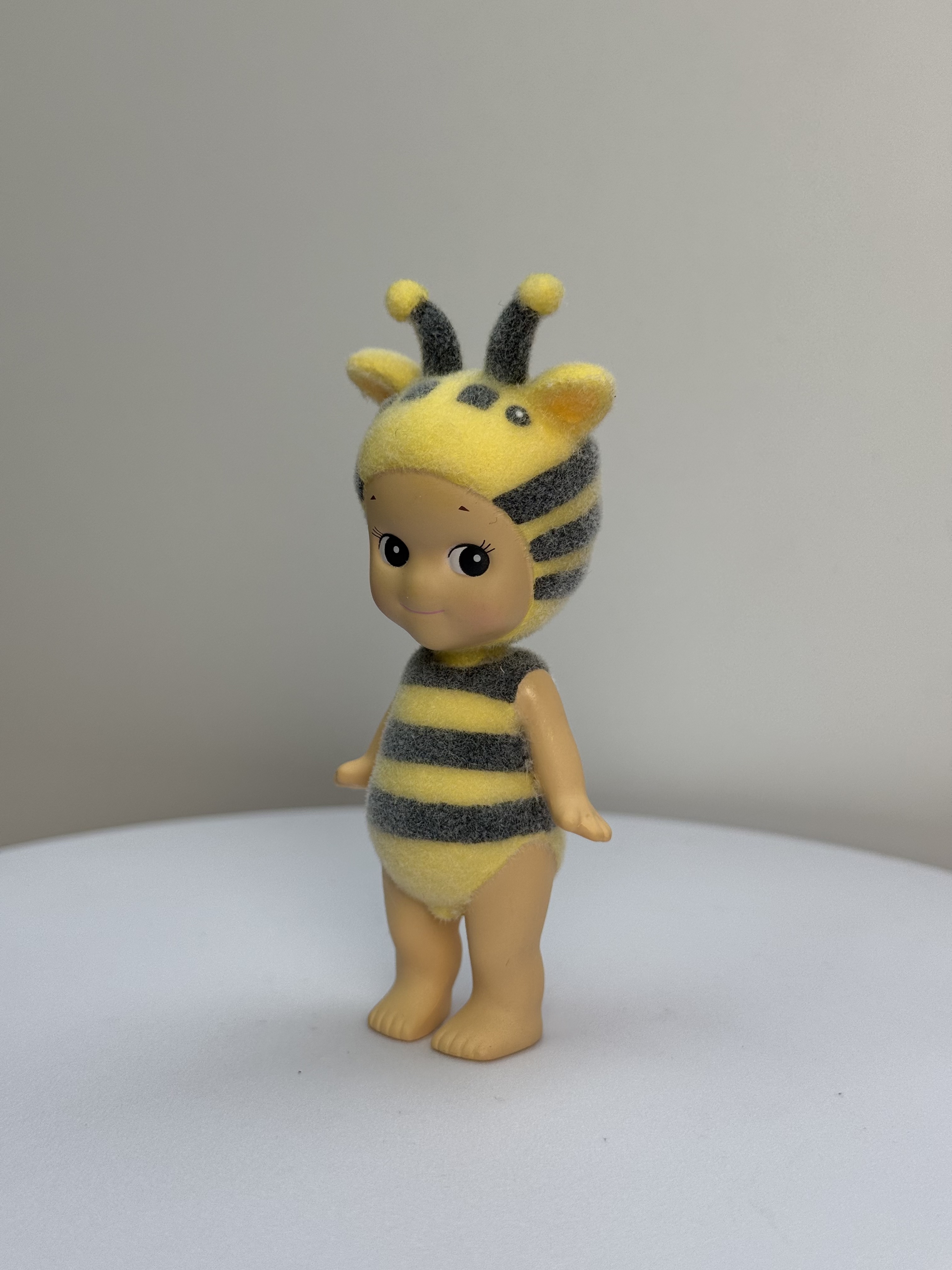 Bee X Sonny angel custom pre order (2-3 weeks )