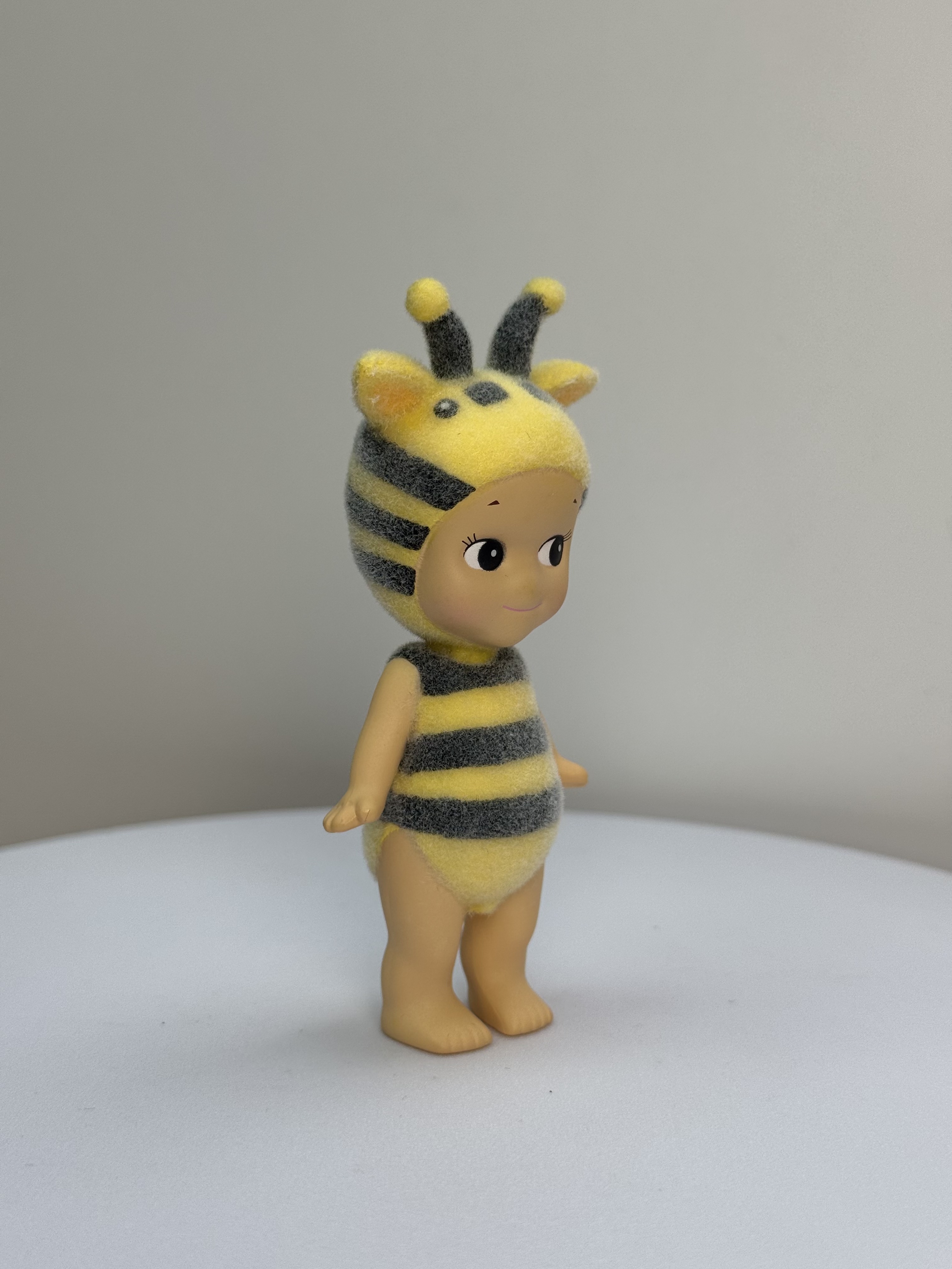 Bee X Sonny angel custom pre order (2-3 weeks )