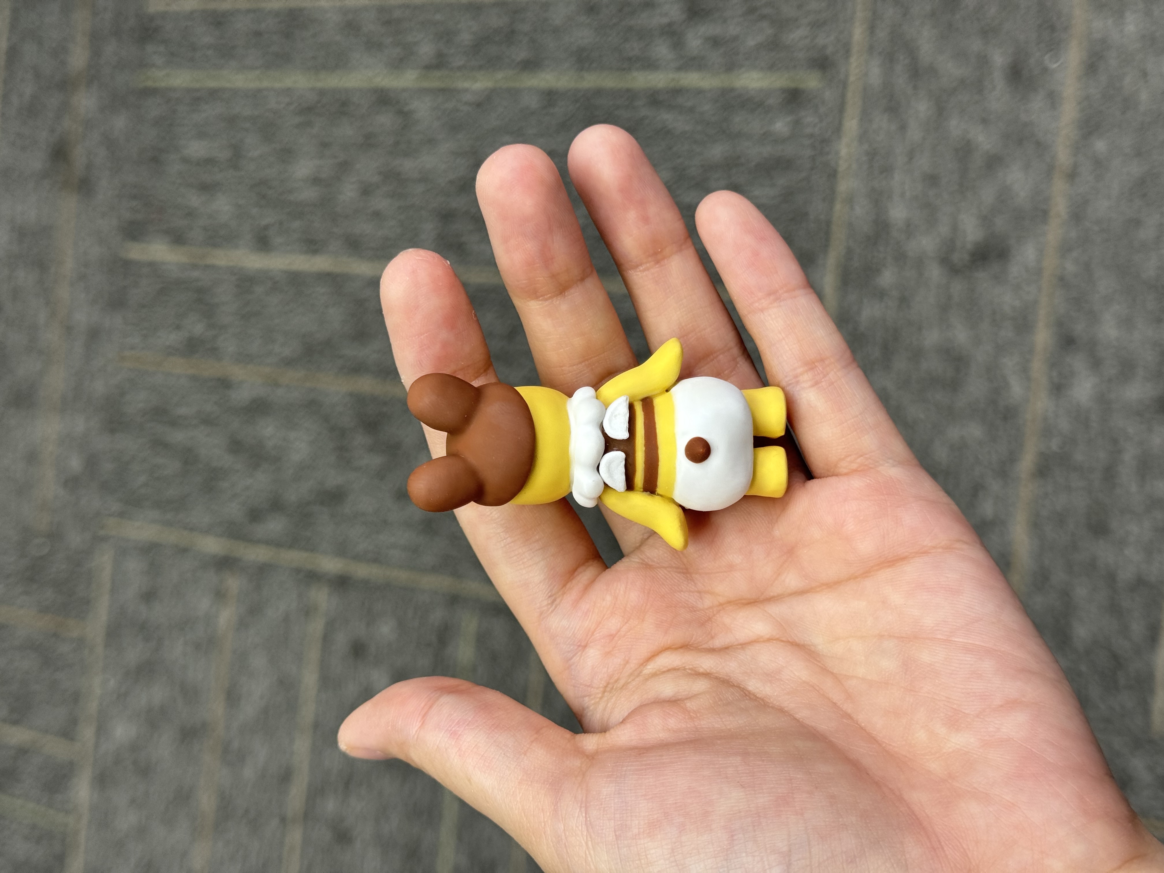 sonny angel customize robby bee -preorder 2-3 weeks