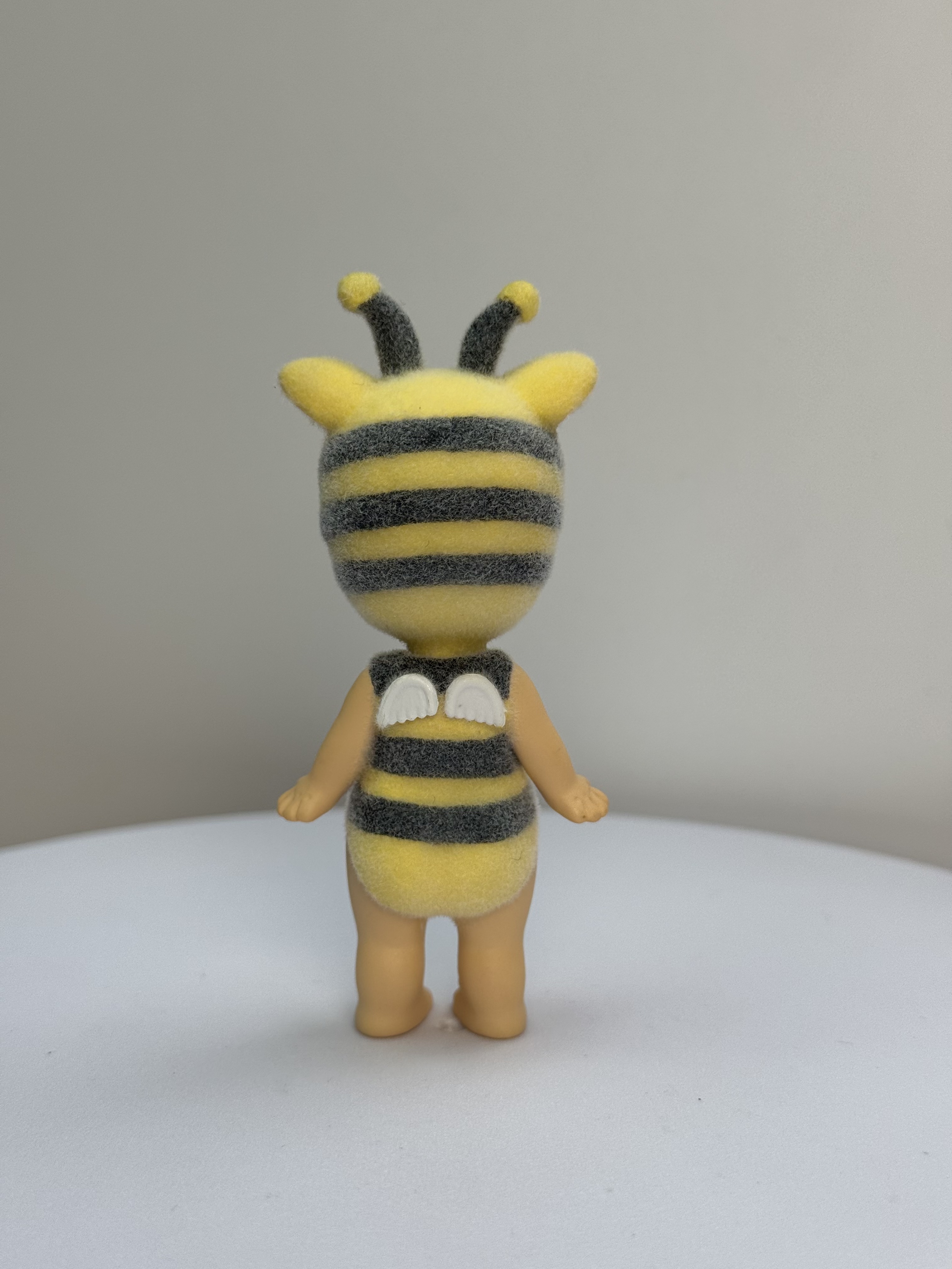 Bee X Sonny angel custom pre order (2-3 weeks )