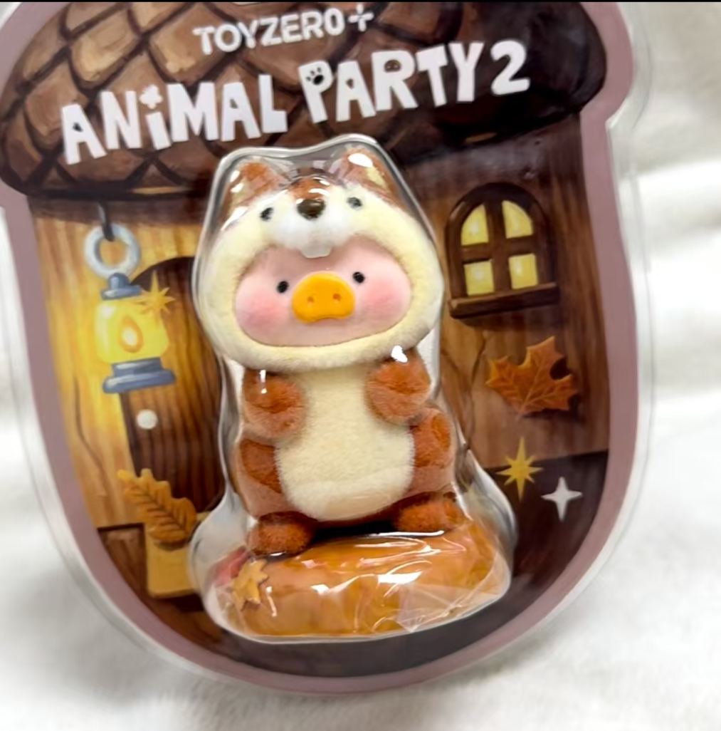LULU PIGGY HANGING CARD FIGURE -PREORDER