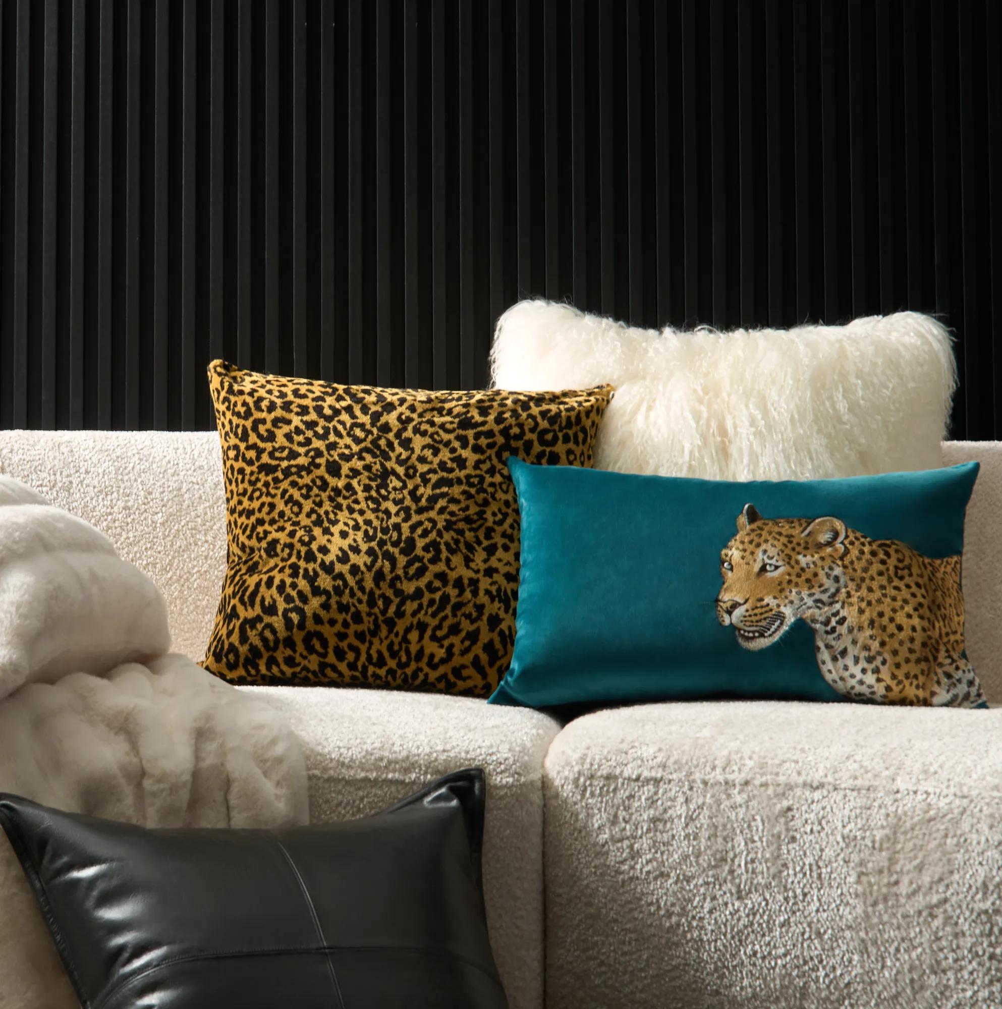 Leopard Lumbar 15" x 23"