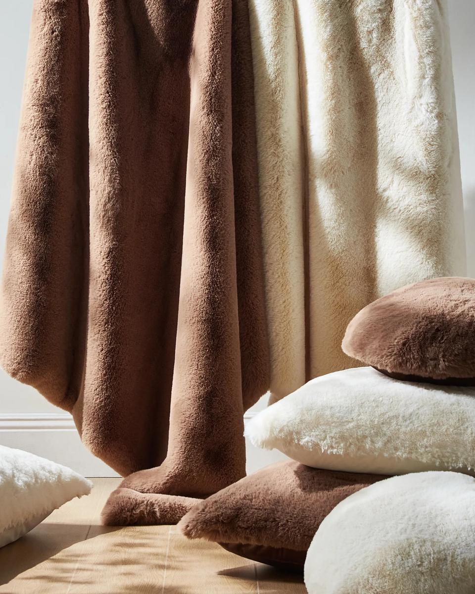 Shay Faux Fur Floor Pillow 30" - Ivory